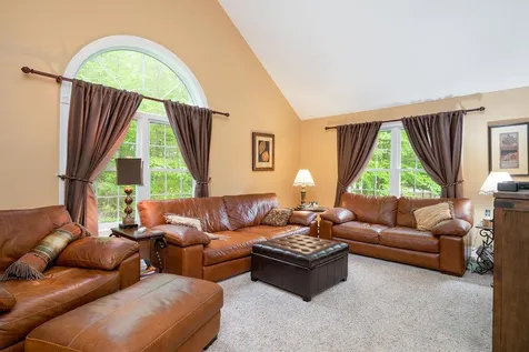 55 Buckingham Lane Hopkinton NH 03229
