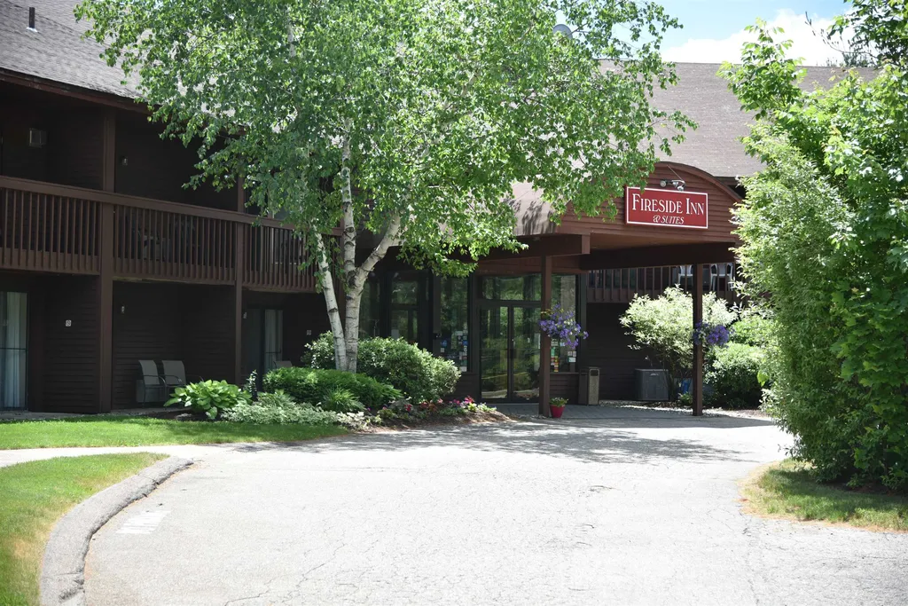 17 Harris Shore Road Gilford NH 03249