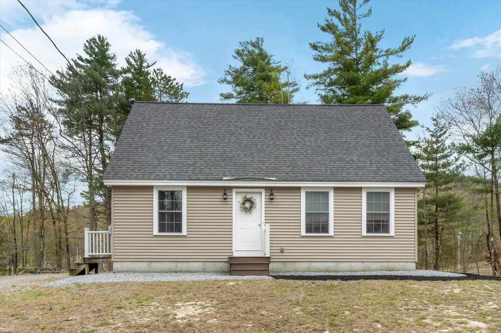 82 Stonehenge Drive Henniker, NH Real Estate Property MLS 4953008