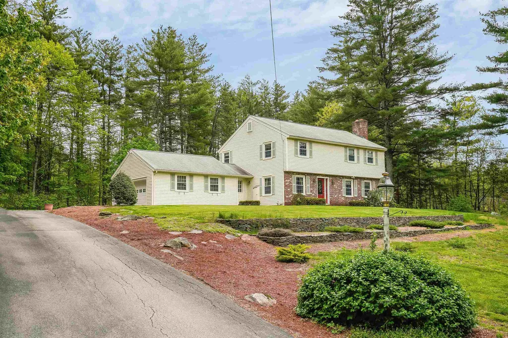 42 Edinburgh Drive Bedford NH 03110