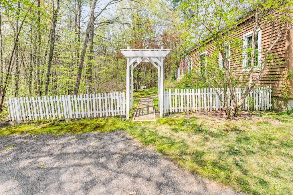 24 Mcdonough Road Newport NH 03773