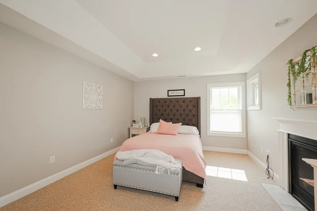 30 Daylily Lane New Boston NH 03070