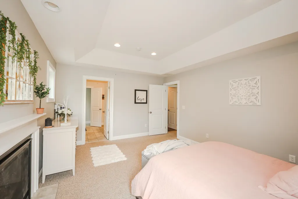 30 Daylily Lane New Boston NH 03070