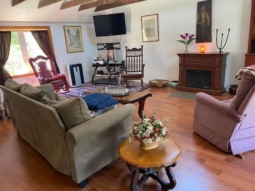 3 Perrotto Avenue Claremont NH 03743