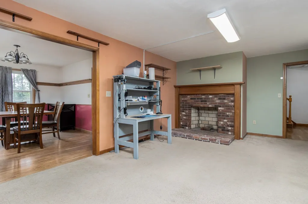 59 Deering Center Road Weare NH 03281