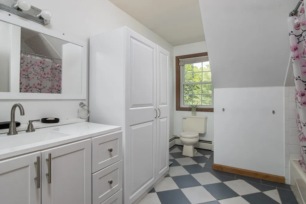 59 Deering Center Road Weare NH 03281