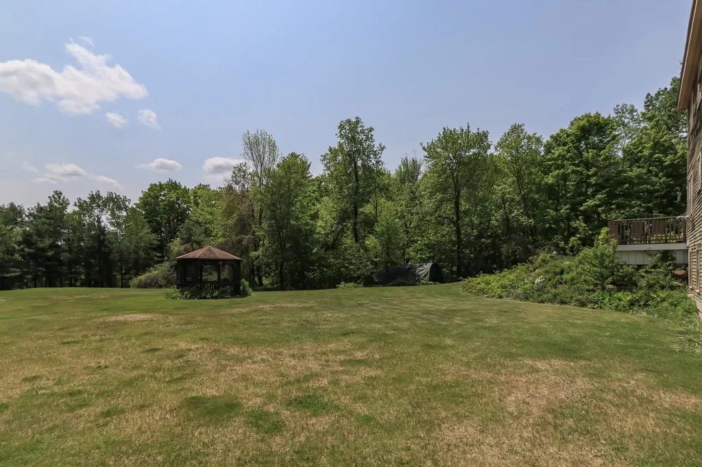 59 Deering Center Road Weare NH 03281