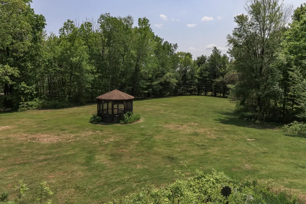 59 Deering Center Road Weare NH 03281