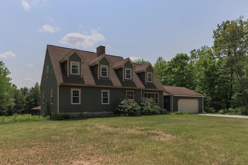 59 Deering Center Road Weare NH 03281