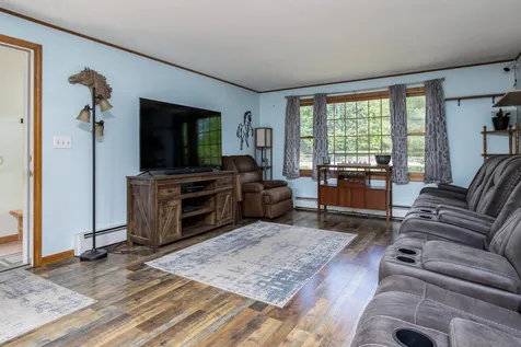 59 Deering Center Road Weare NH 03281