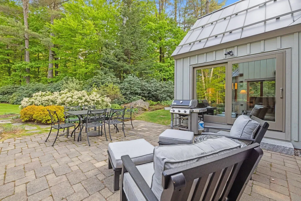 26 Turtleback Road Sunapee NH 03782