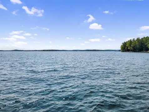 16 Long Island Road Moultonborough NH 03254