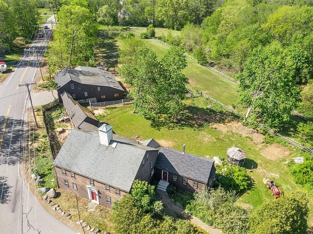 153 Exeter Road Hampton Falls NH 03844