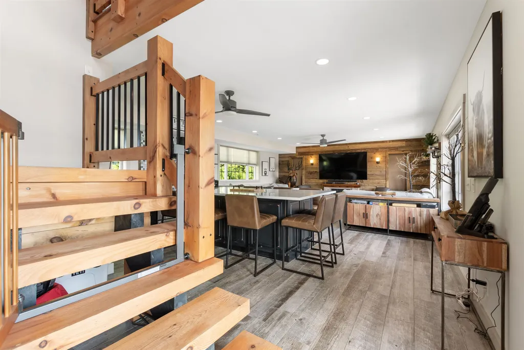 32 Maple Mountain Road Pittsburg NH 03592