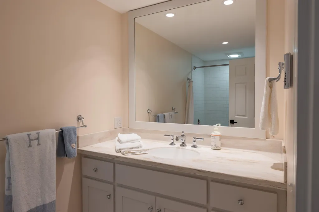 3416 Harbor Road Shelburne VT 05482