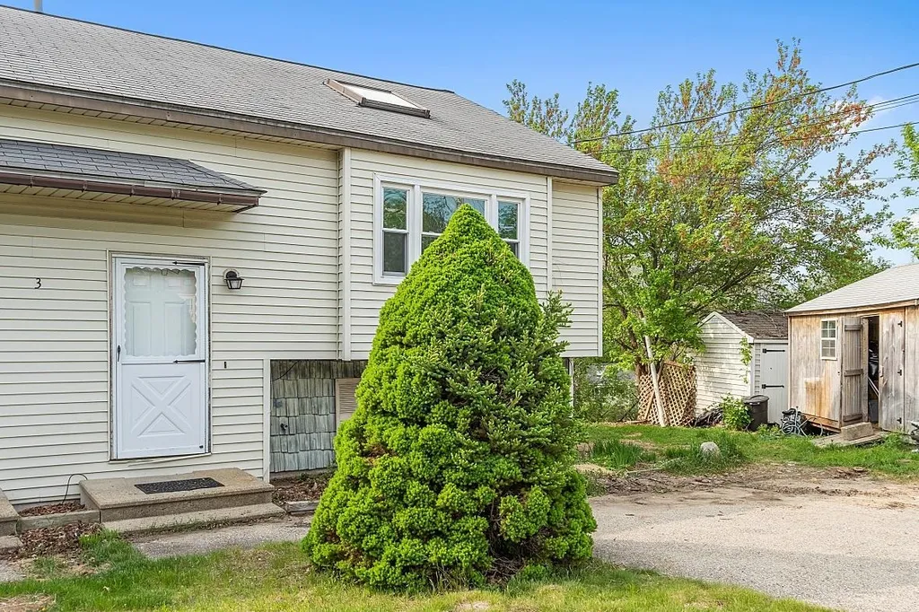 3r Matthew Drive Derry NH 03038