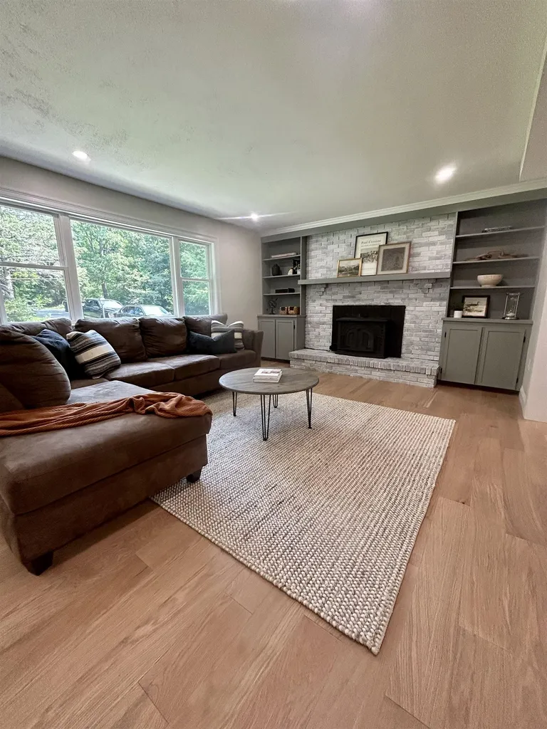 16 High Street Stratham NH 03885