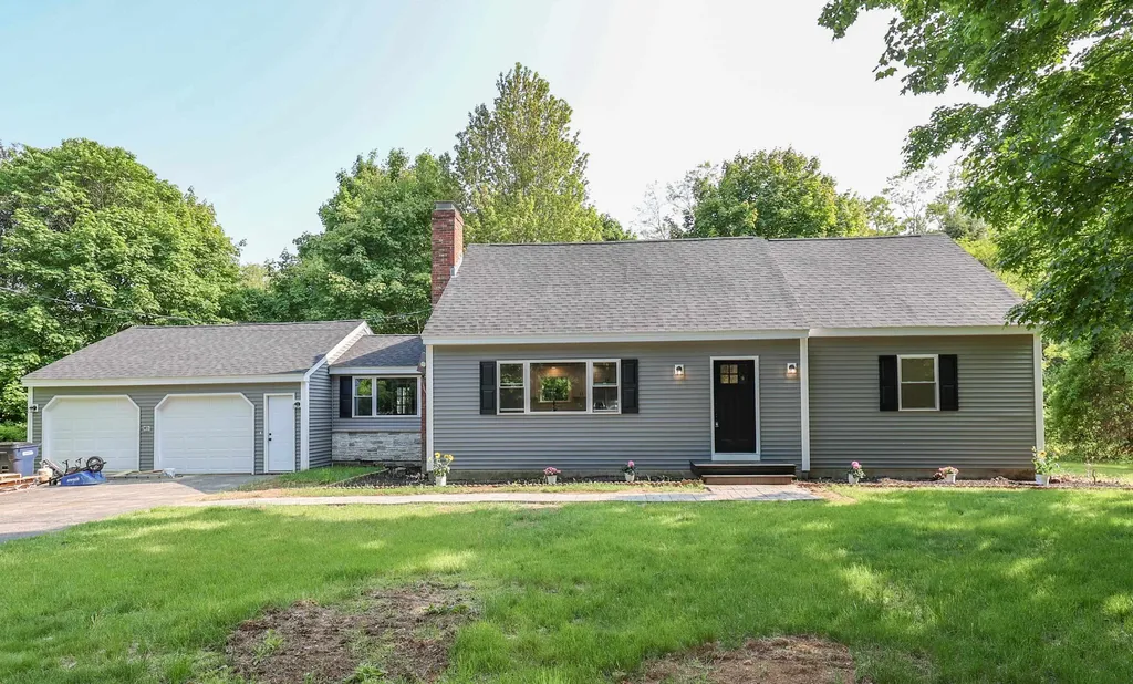 16 High Street Stratham NH 03885