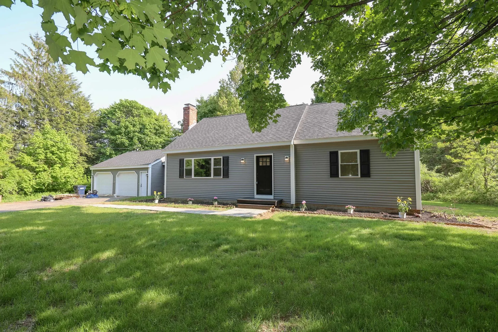 16 High Street Stratham NH 03885