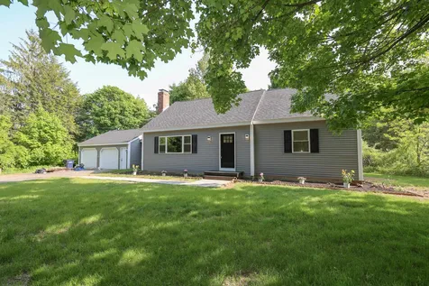 16 High Street Stratham NH 03885