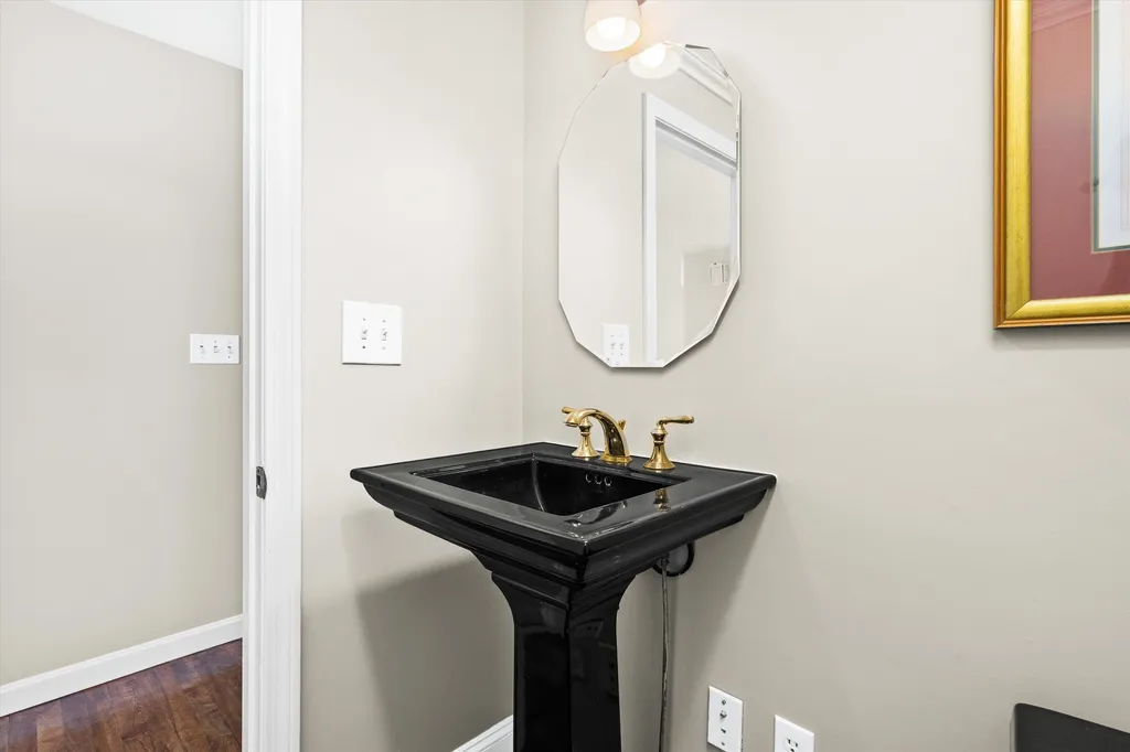 104 Lakeview Drive Weare NH 03281