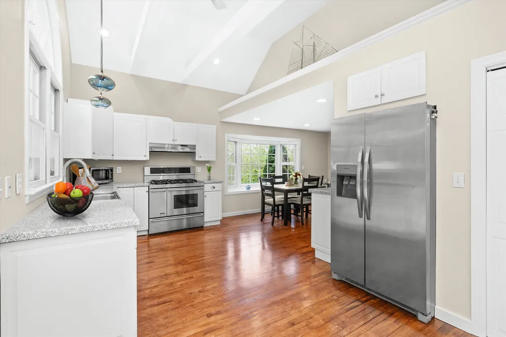 104 Lakeview Drive Weare NH 03281