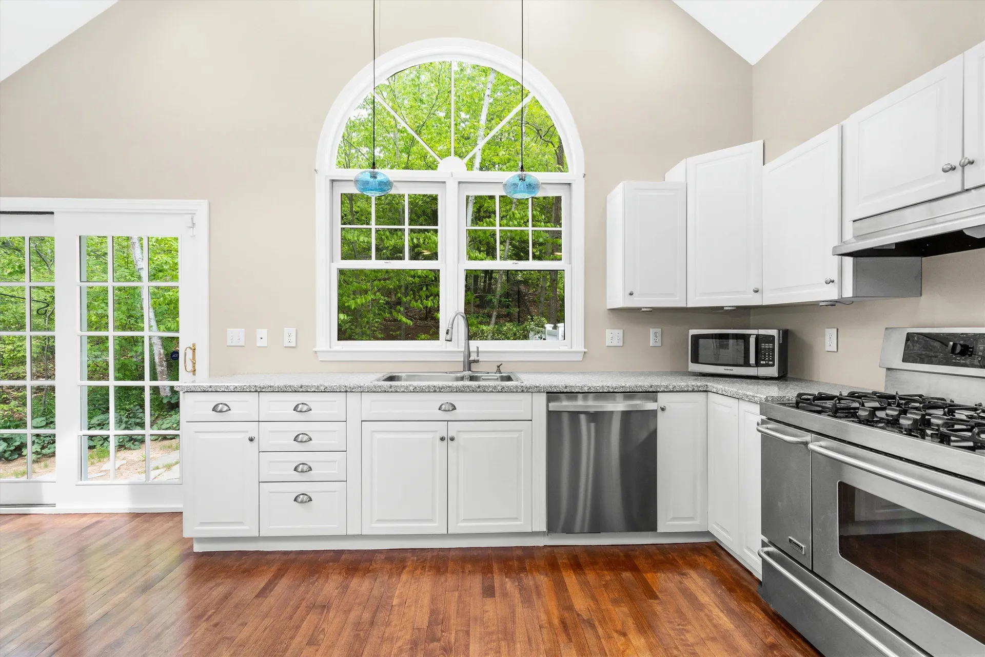 104 Lakeview Drive Weare NH 03281