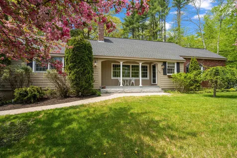 104 Lakeview Drive Weare NH 03281