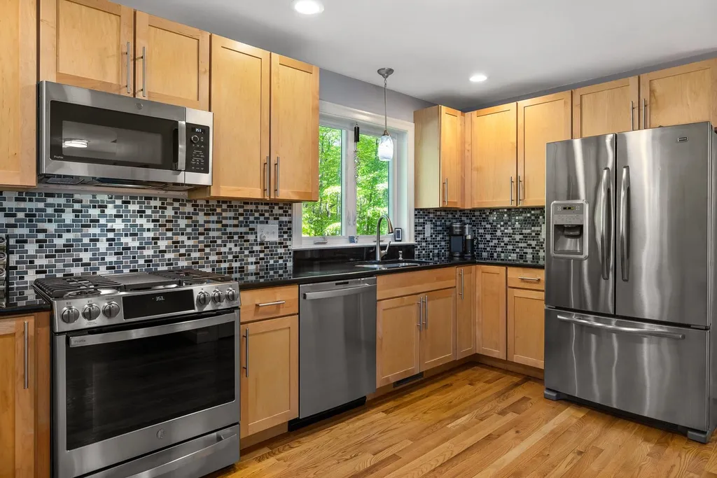 19 Skyview Drive Greenland NH 03840