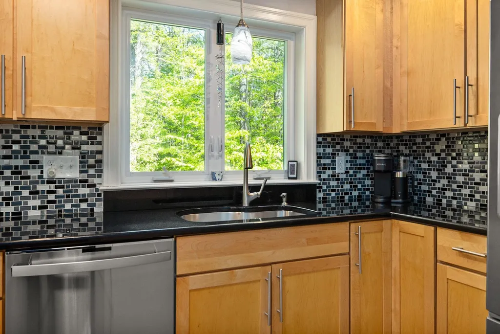 19 Skyview Drive Greenland NH 03840