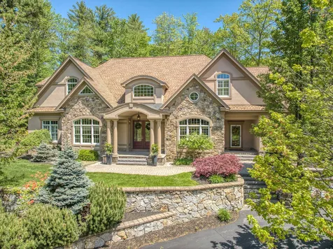 61 Riddle Drive Bedford NH 03110