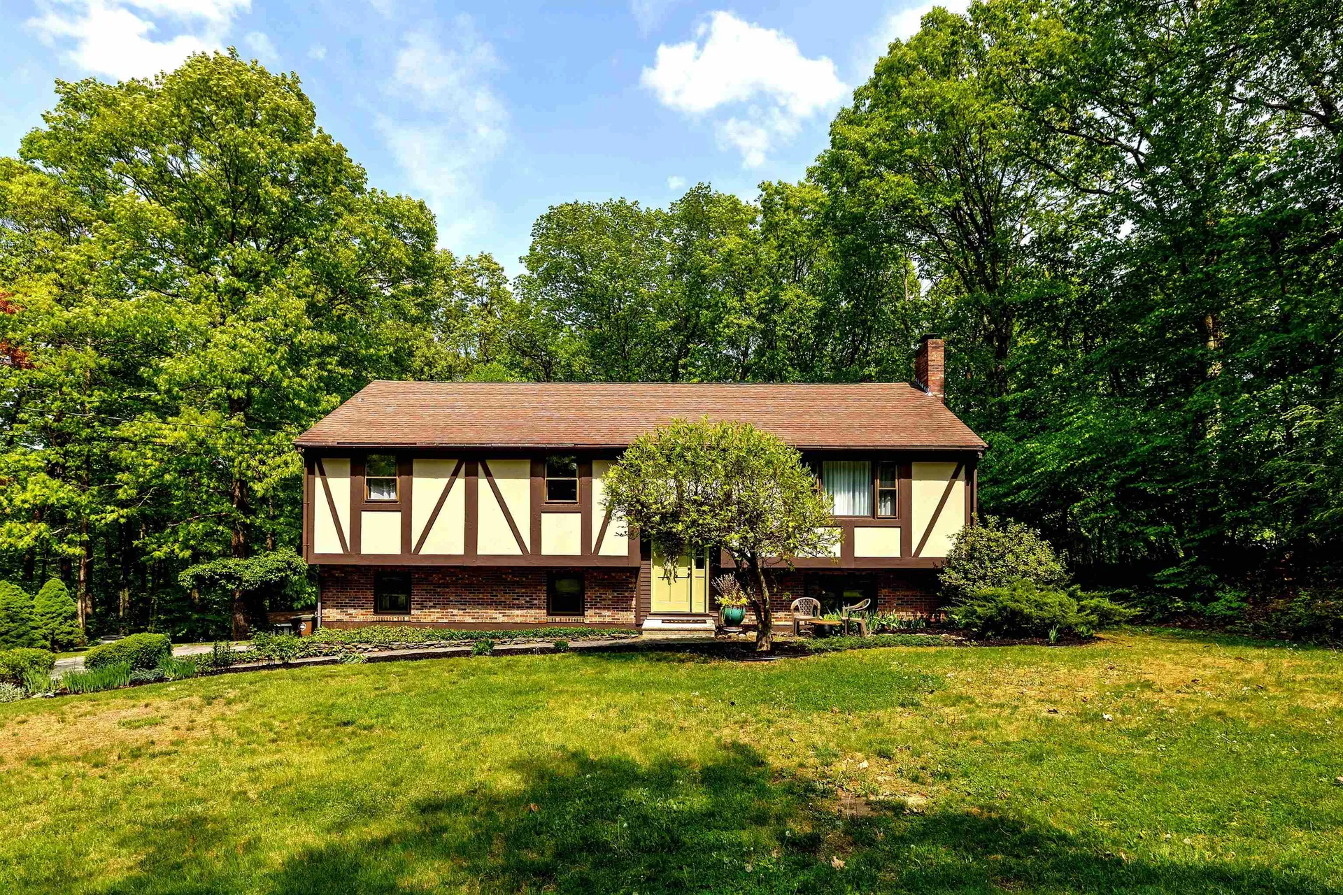 16 Amberwood Drive Atkinson NH 03811