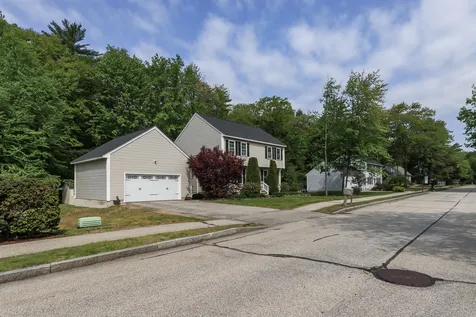 19 Peterson Circle Concord NH 03303