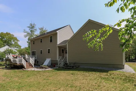 19 Peterson Circle Concord NH 03303