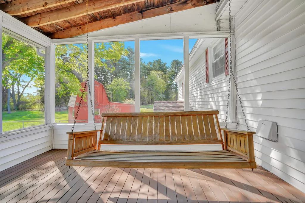 7 Lucy Avenue Pelham NH 03076