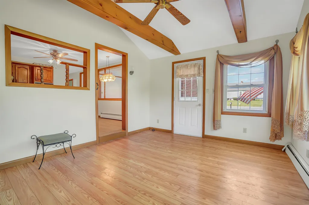 7 Lucy Avenue Pelham NH 03076