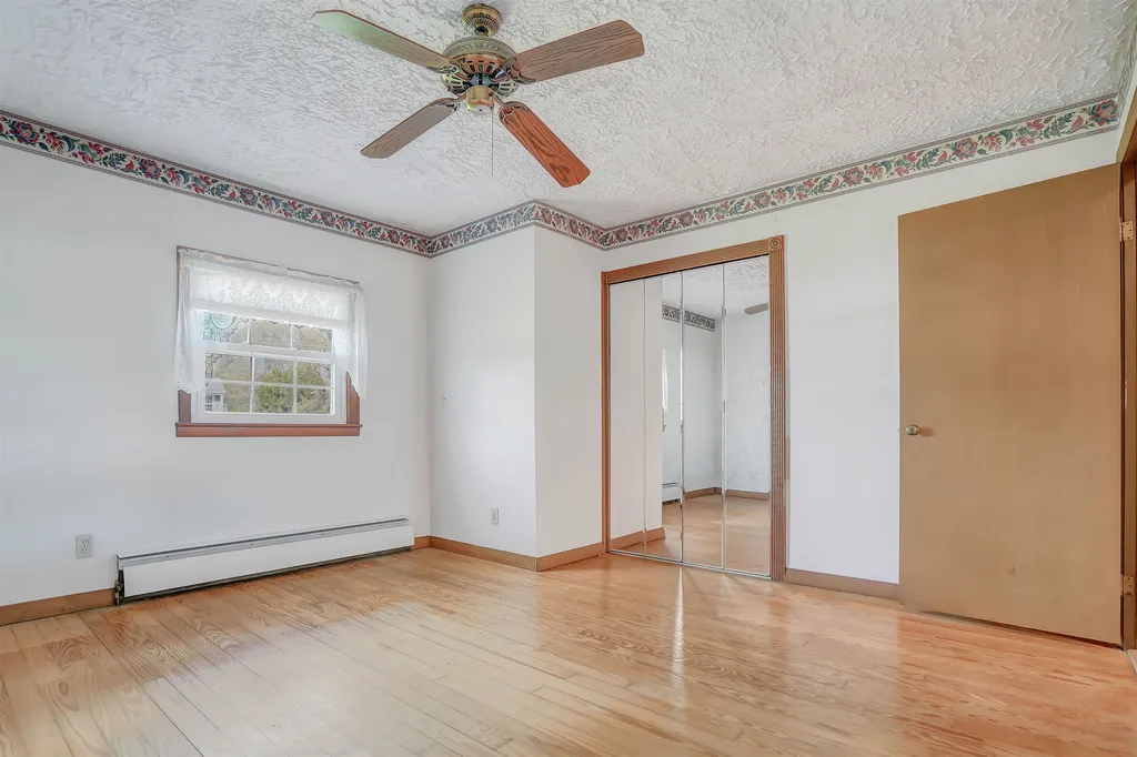 7 Lucy Avenue Pelham NH 03076