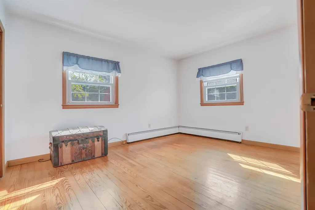 7 Lucy Avenue Pelham NH 03076