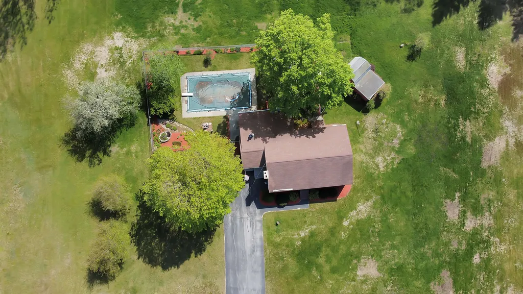 7 Lucy Avenue Pelham NH 03076