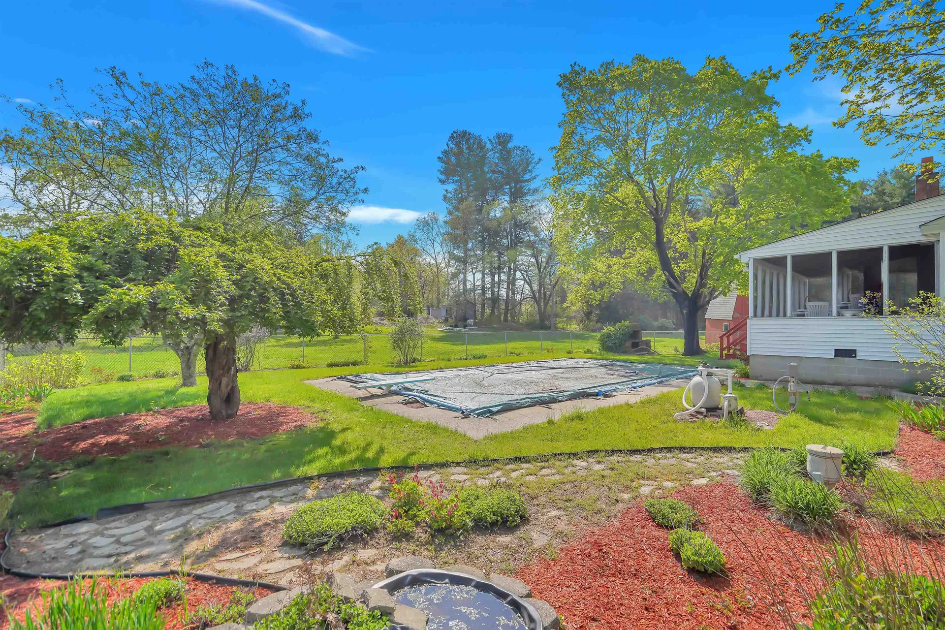 7 Lucy Avenue Pelham NH 03076