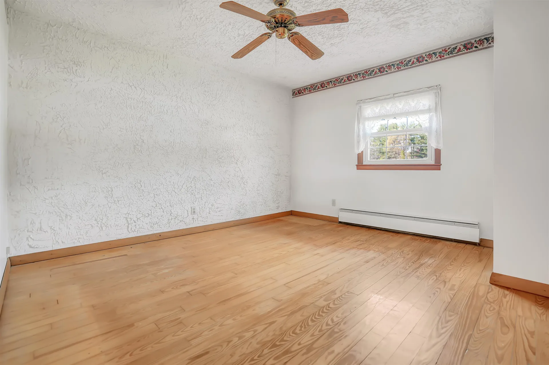 7 Lucy Avenue Pelham NH 03076