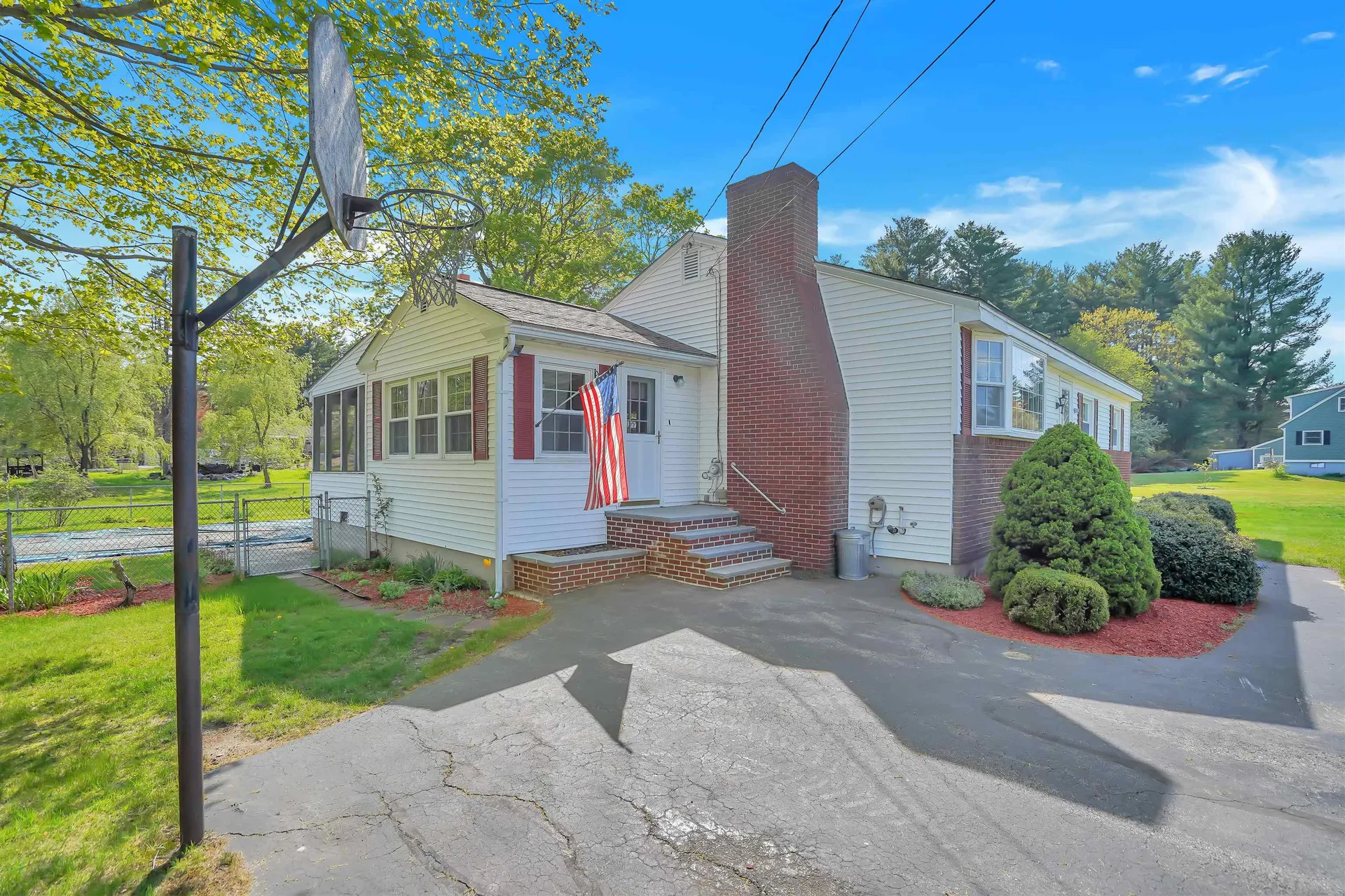 7 Lucy Avenue Pelham NH 03076