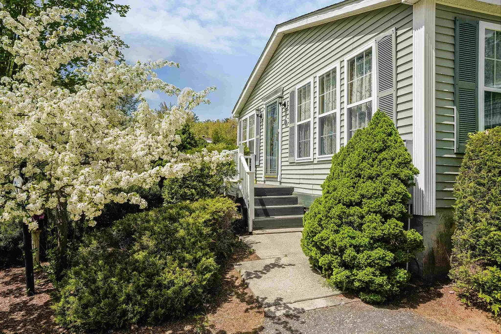 5 Magnolia Lane Belmont NH 03220