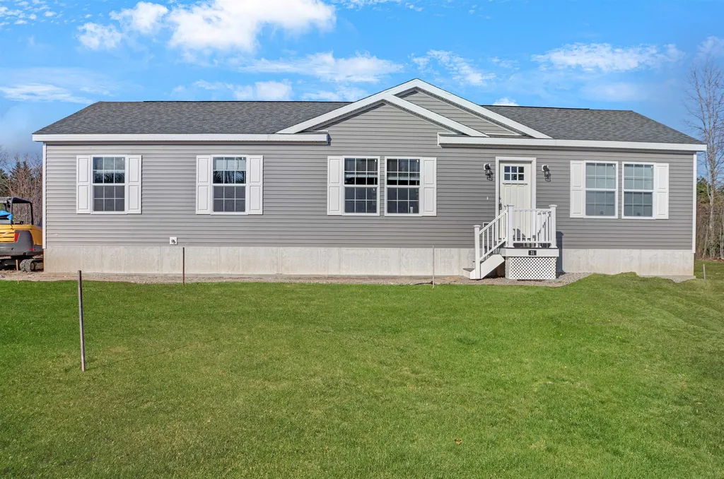 31 Margarets Way Ossipee NH 03864