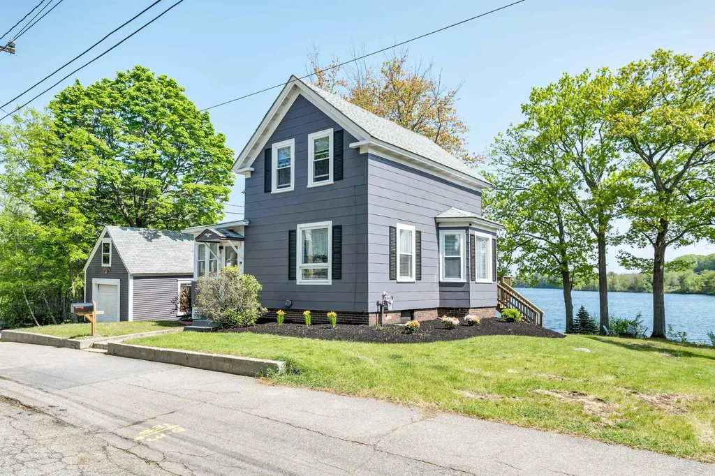 31 Opechee Street Laconia NH 03246