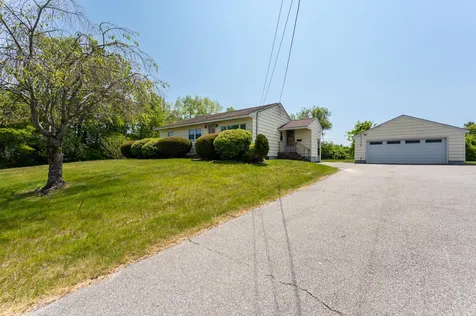 27 Kelly Road Salem NH 03079