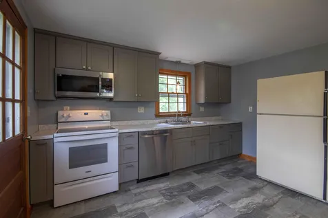 6 Anders Lane Nashua NH 03060