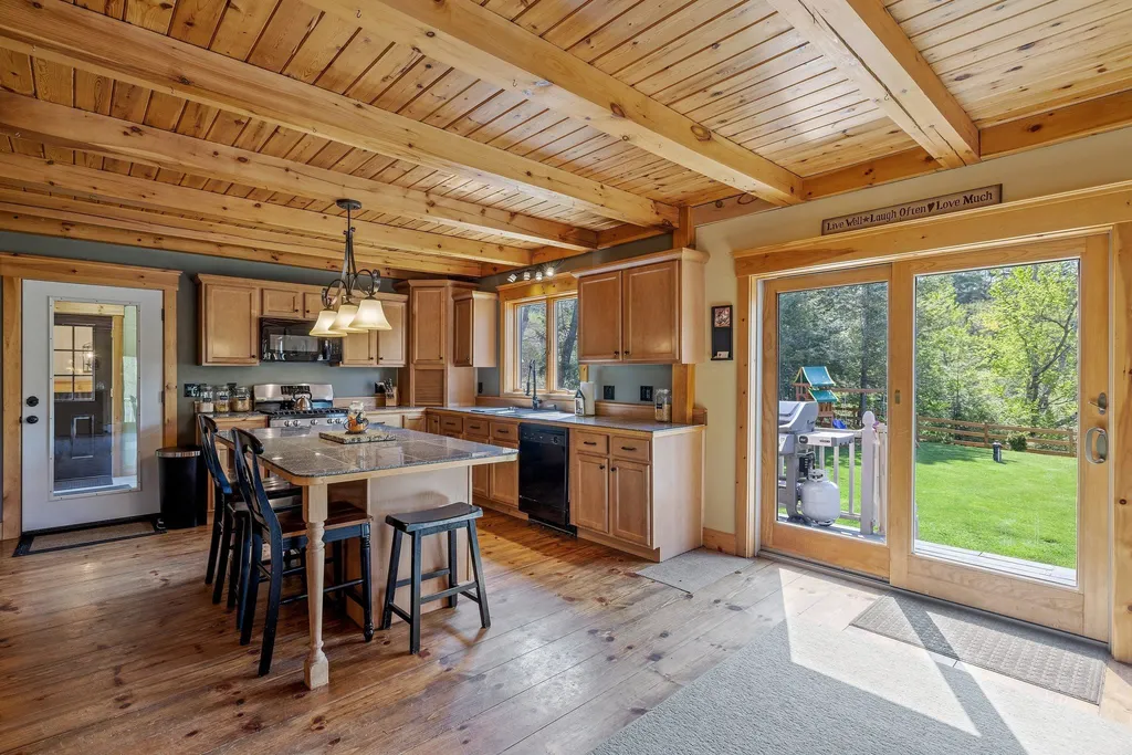 514 White Oak Road Barnstead NH 03225