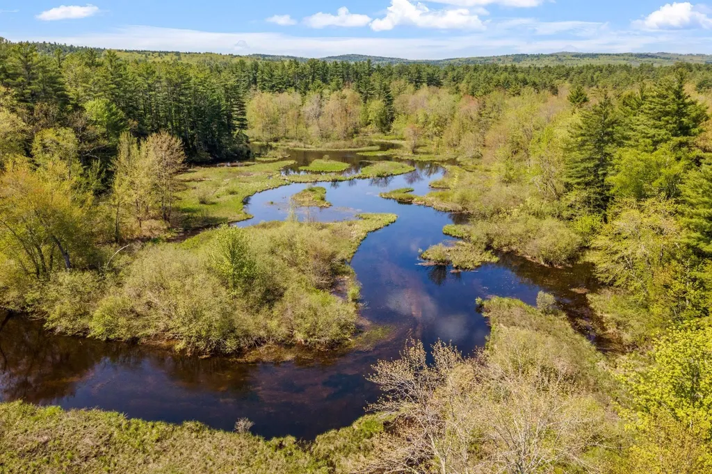 514 White Oak Road Barnstead NH 03225