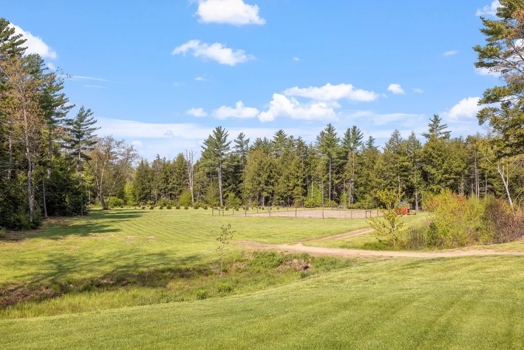 514 White Oak Road Barnstead NH 03225